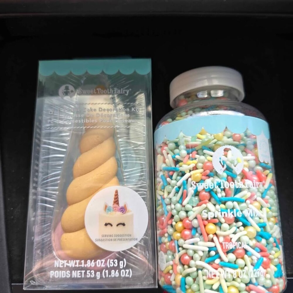 Unicorn cake toppers. With jar or metallic pastel sprinkles. Unicorn birthday